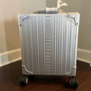 Aleon 16″ Vertical Aluminum Under Seat Carry-On Briefcase / Suitcase
